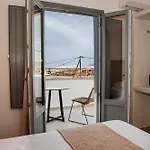 Anais Of Naxos 3*