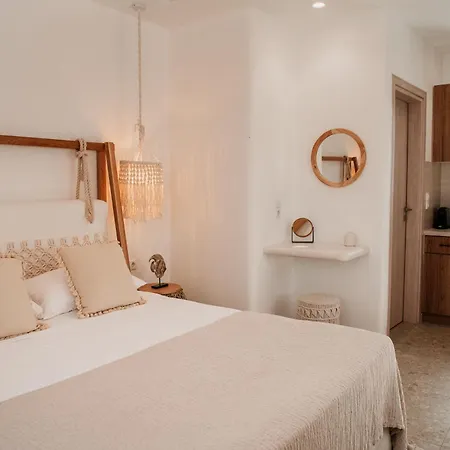 Anais Of Naxos Hotell 3*