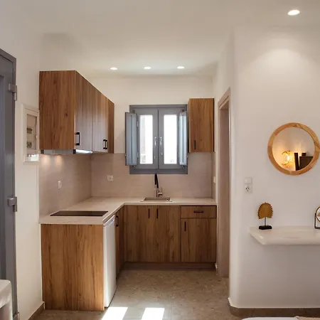 Anais Of Naxos Hotell 3*