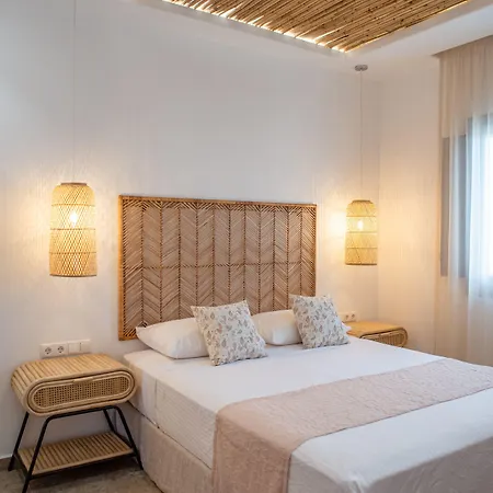 Anais Of Naxos Hotell 3*