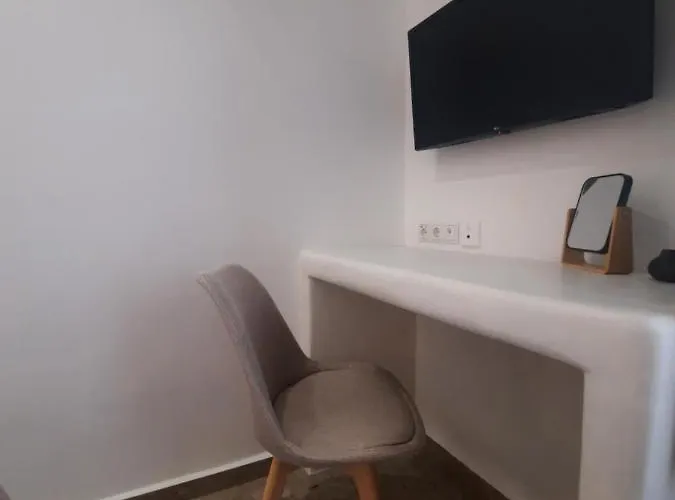 Hotel Anais Of Naxos 3*