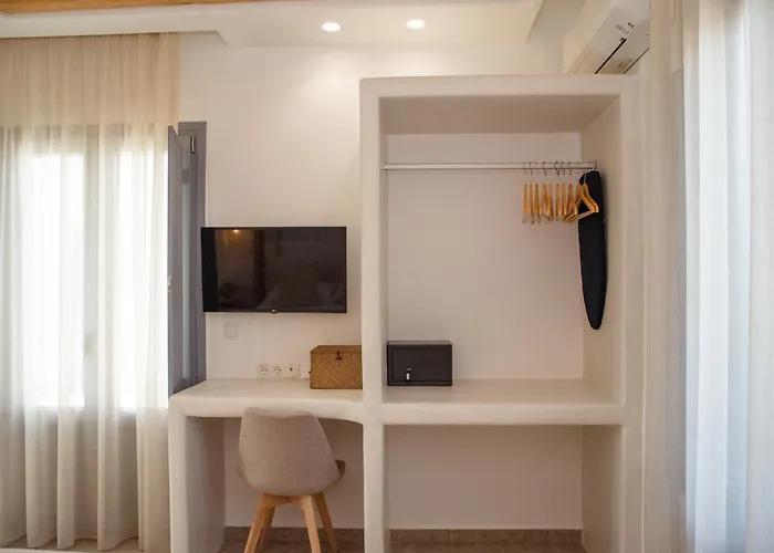 Anais Of Naxos Agia Anna (Naxos)