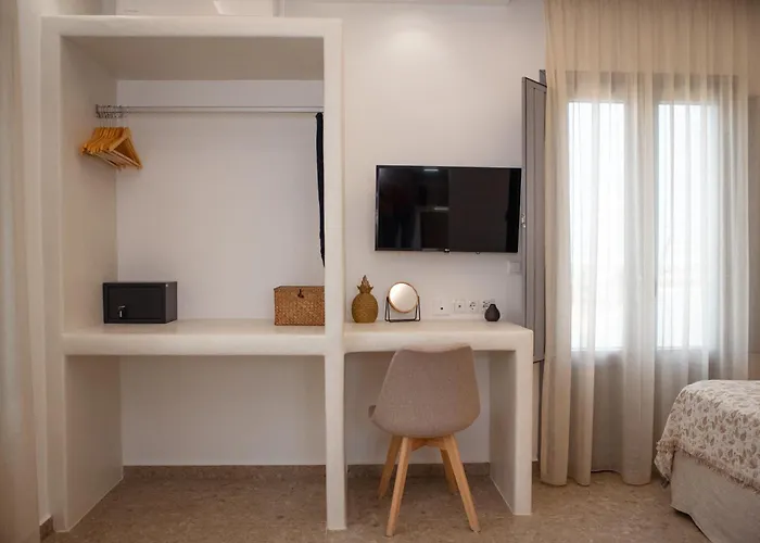 Anais Of Naxos Agia Anna (Naxos)