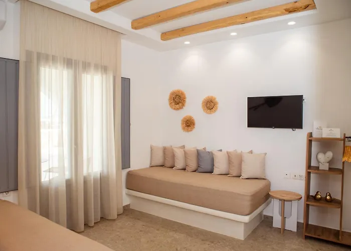 Anais Of Naxos Hotel