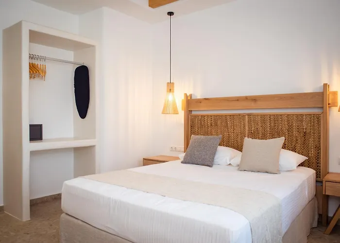 Anais Of Naxos Agia Anna (Naxos)